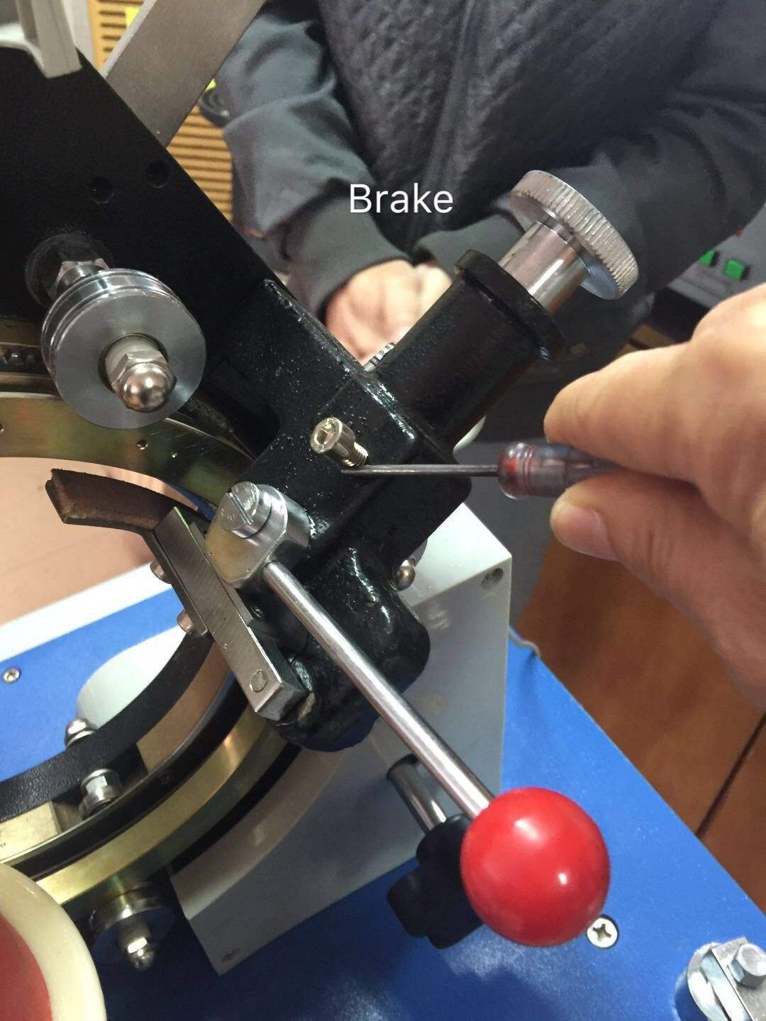 Automatyczna maszyna do nawijania cewek toroidalnych z przekładnią zębatą
