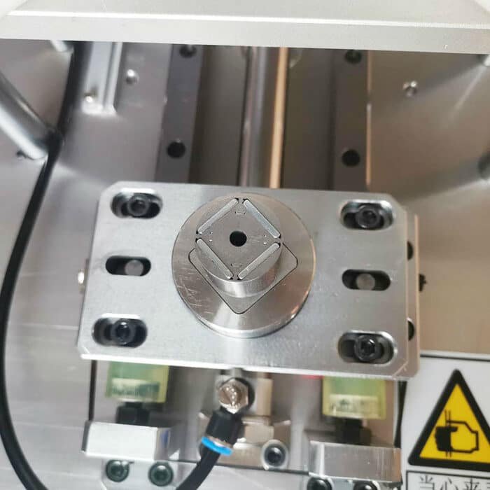 Macchina d'inserimento della parte d'acciaio del cerchio magnetico di forma quadrata automatica di prezzo di fabbrica per la bobina del rotore dello statore del motore di BLDC che inserisce