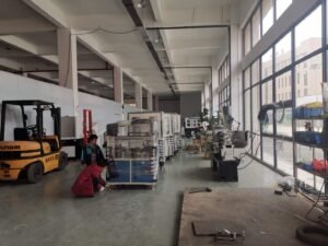 Автоматический барабанный сердечник индуктора рукав термоусадочной трубки одевание вставка разрез штифт машина