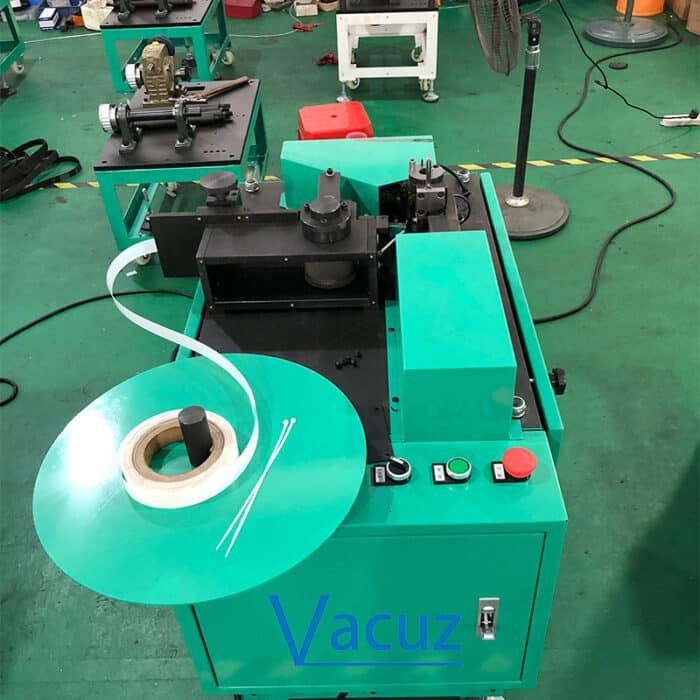 Machine à former le papier d'insertion pour l'isolation des bobines de stator - Fabricant