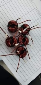 Vacuz 共通モード円環形コイル誘導器ダブル駅自動フック巻線機配信します。