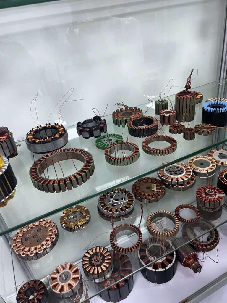 Vacuz 2 Spindles Ceiling Fan Motor Automatic BLDC Brushless Outer Stator Coil Flying Fork Winding Machine Delivery