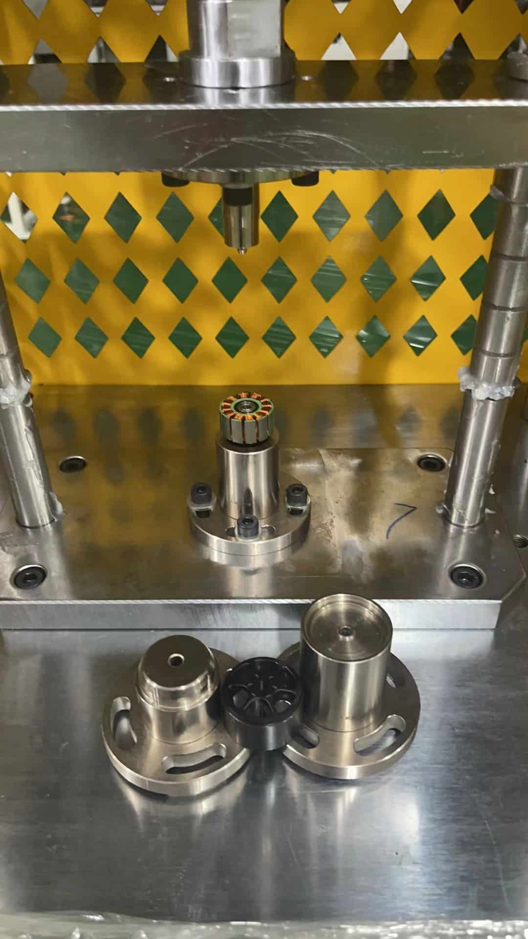 Vacuz R&D 4 Sets Servo Pressing Machines For UAV FPV Drone Motor Stator Coil Parts Assembly and Pressing