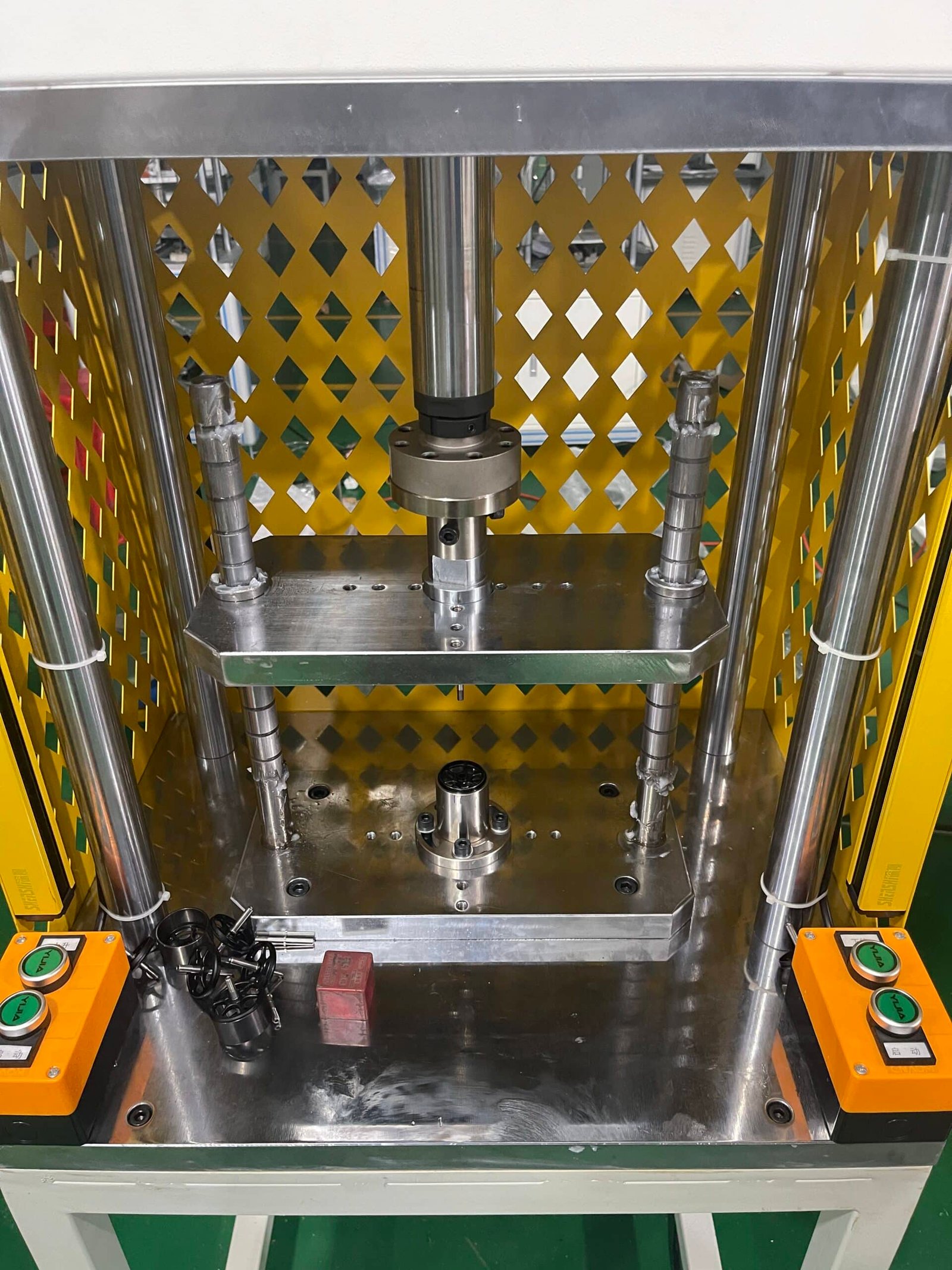 Vacuz R&D 4 Sets Servo Pressing Machines For UAV FPV Drone Motor Stator Coil Parts Assembly and Pressing