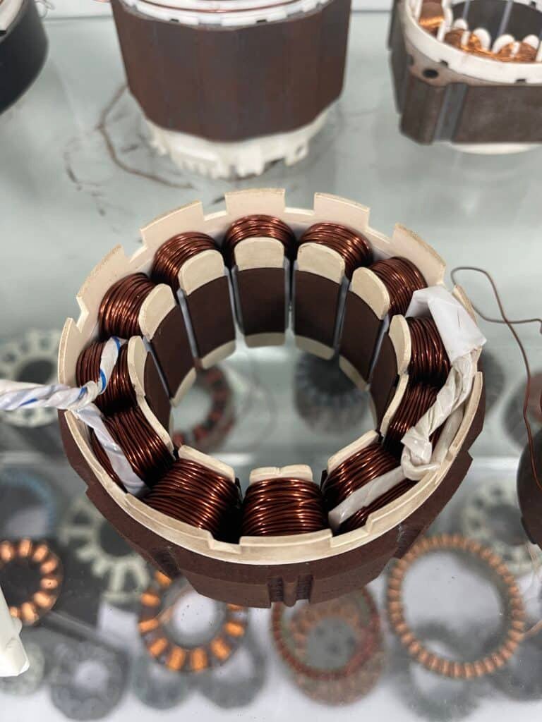 Vacuz Automatic Inner BLDC Air Conditioner Motor Stator Core Needle/Fly Fork Winding Machine Packaging