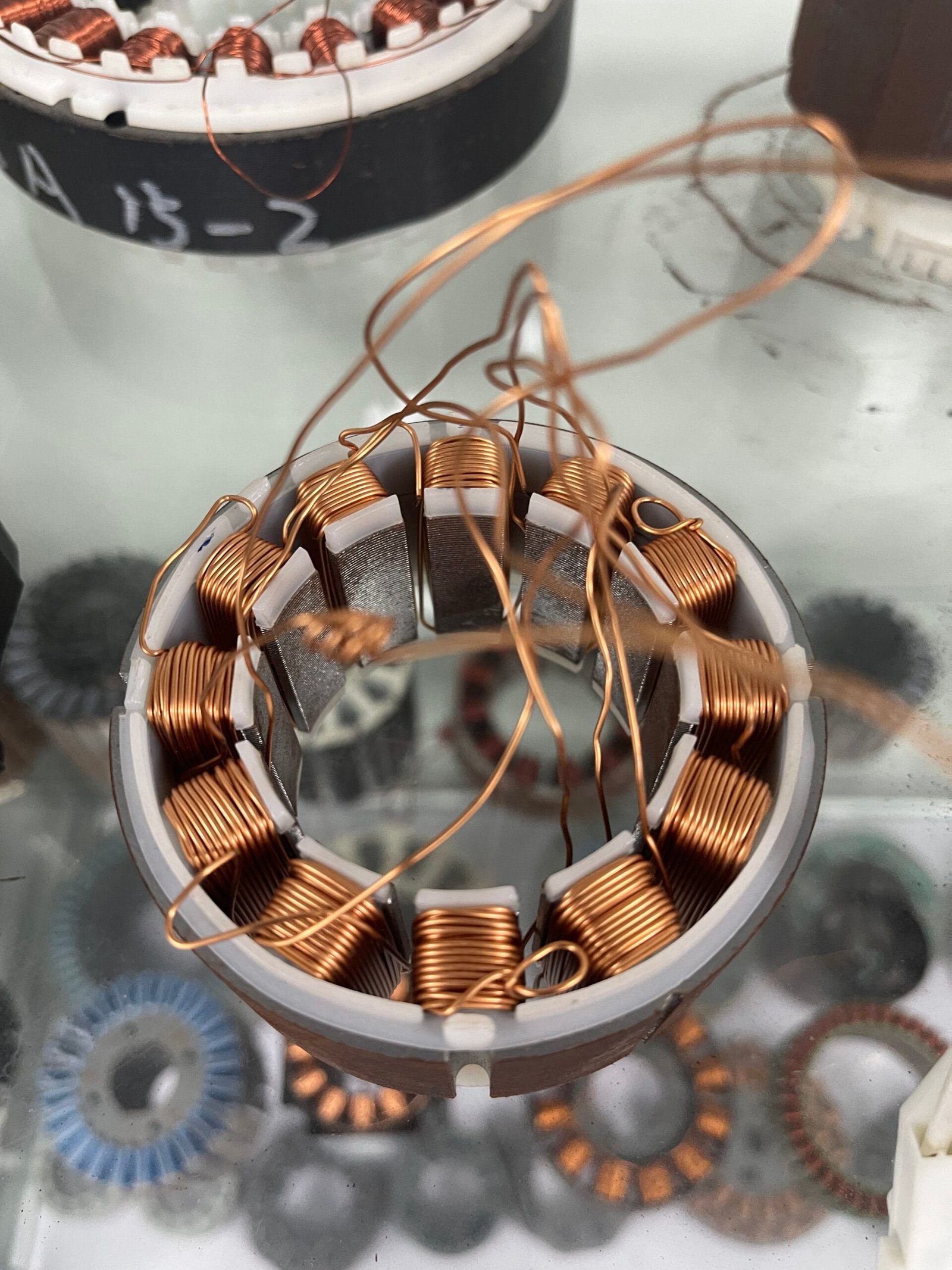 Vacuz Automatic Inner BLDC Air Conditioner Motor Stator Core Needle/Fly Fork Winding Machine Packaging