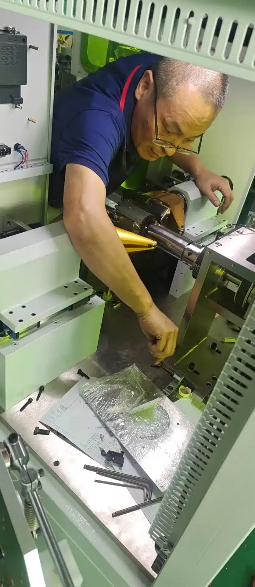 Vacuz Single Station Double Fly Fork Armature Rotor Core Winding Machine Equipment Shipping to Brazil