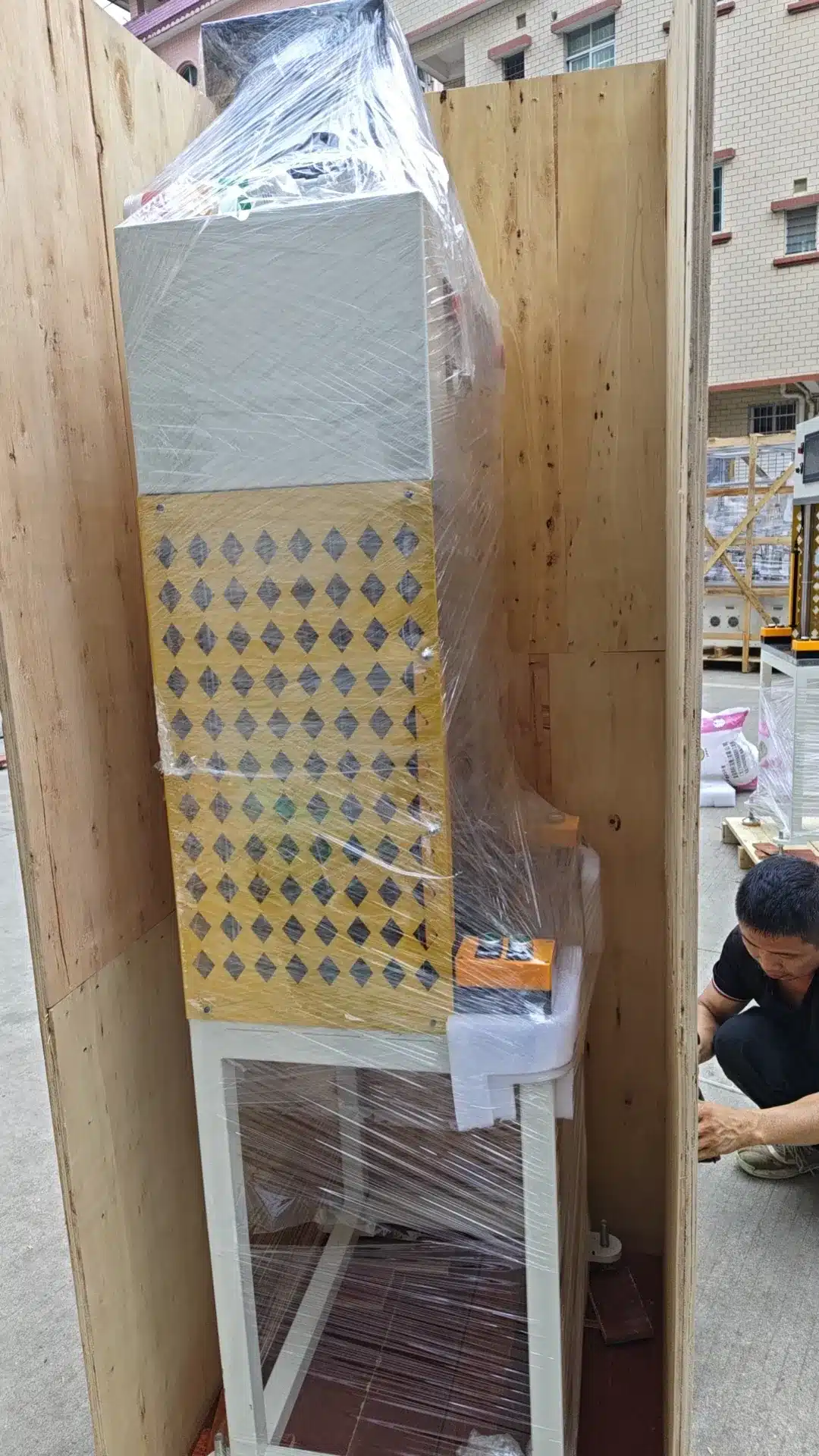 one set vacuz rotor glue dispenser magnets insertion machine + 6 sets 1 ton motor parts bearing shaft servo press machines shipment 3