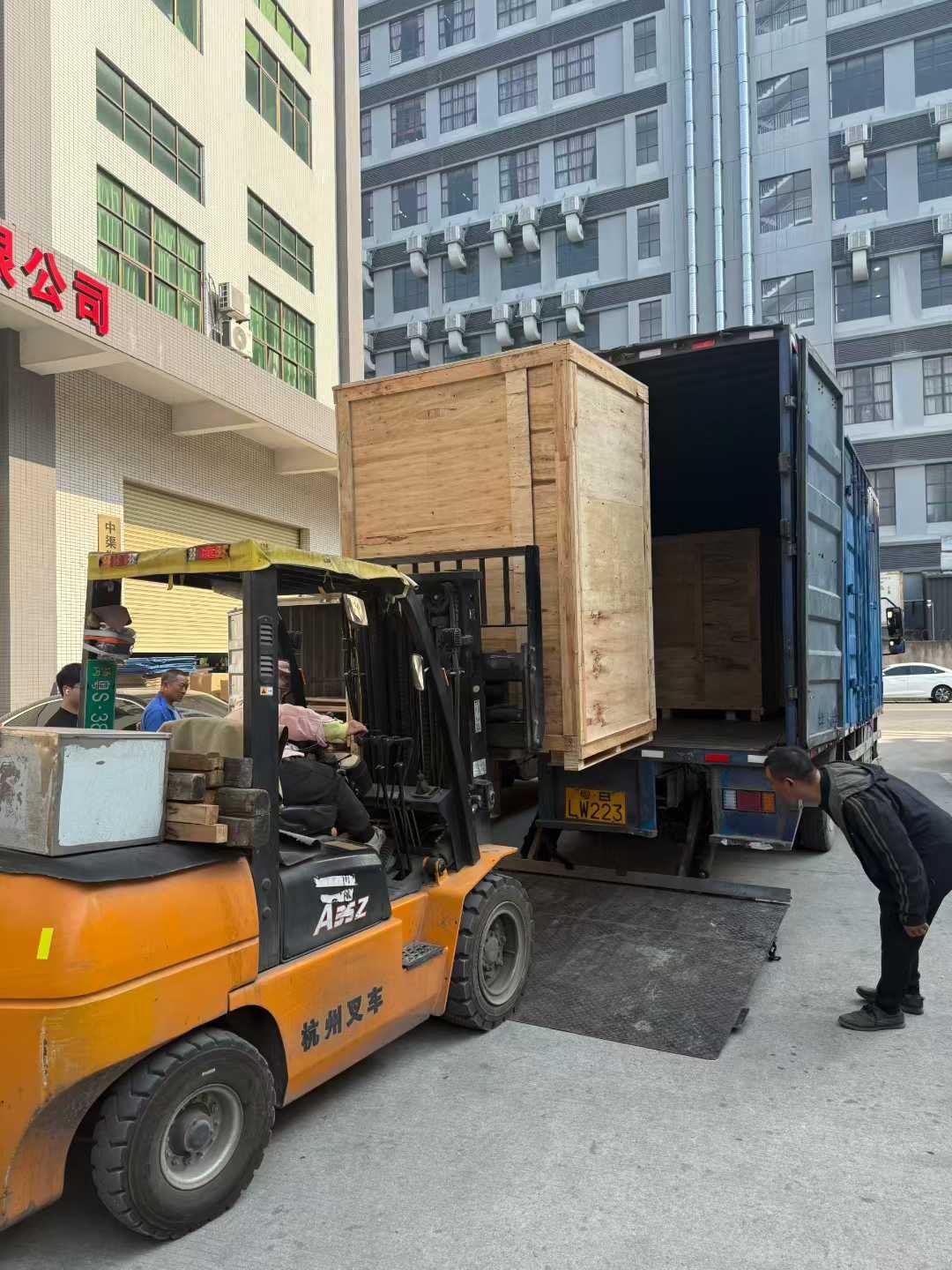 total 13 sets cooling fan motor stator core winding machines + bldc motor insulation paper insertion machines shipment 9