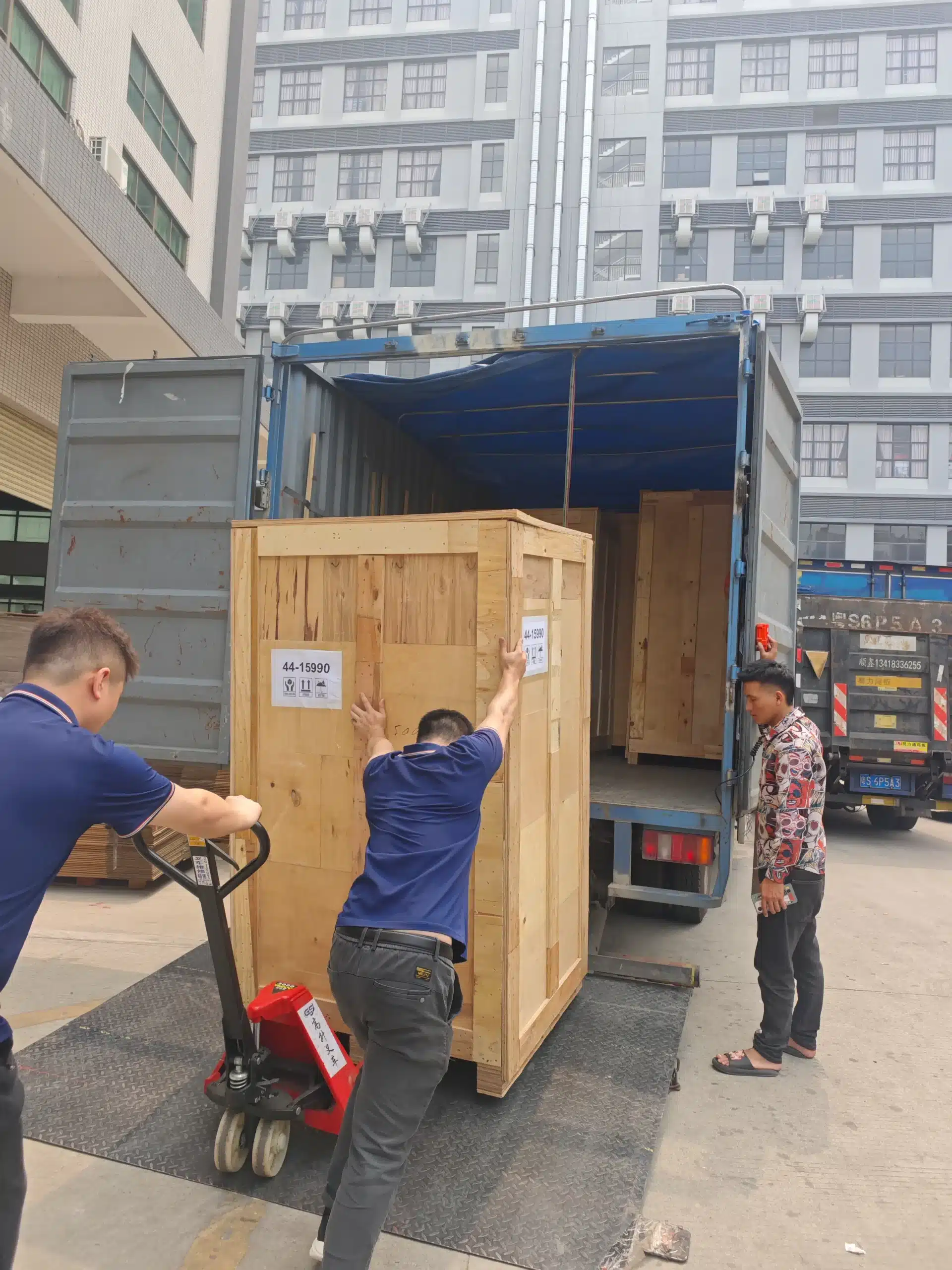 2 Sets Vacuz Automatic Drone Rotor Gluing Magnets Insertion Machine + 8 Sets 1 Ton Servo Press Machines Shipping 2 sets vacuz automatic drone rotor gluing magnets insertion machine + 8 sets 1 ton servo press machines shipping 6