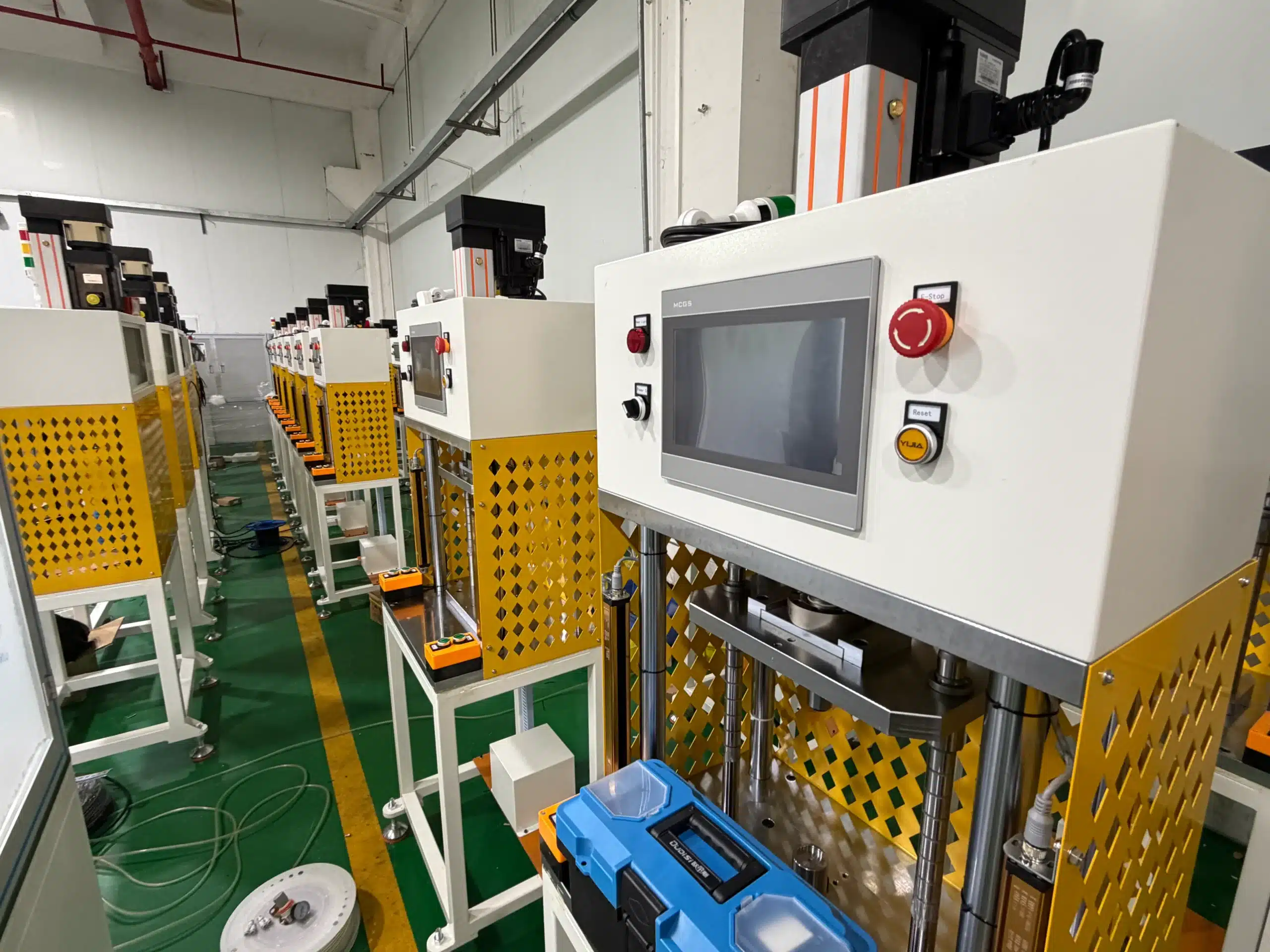 vacuz 16 sets servo pressing machines shipment for 3115 2807 fpv drone motor parts assembly pressing 2